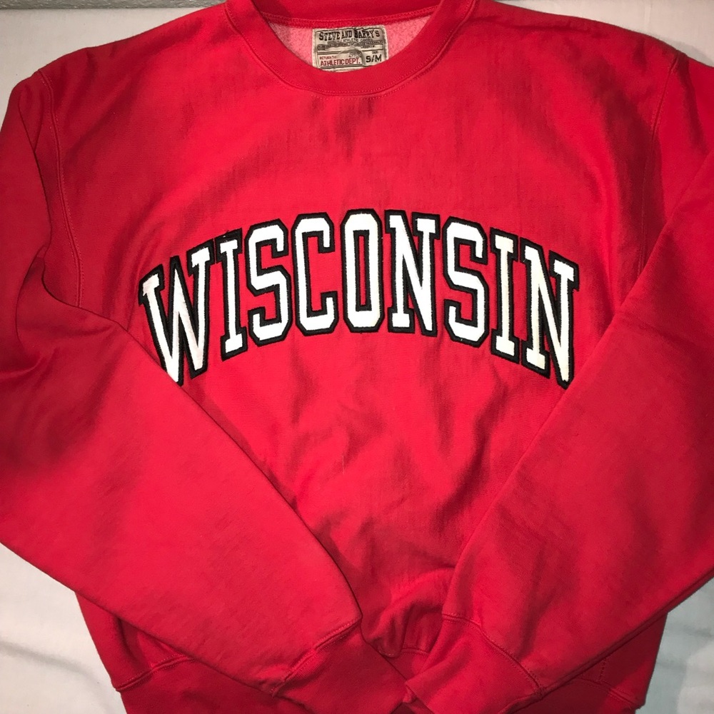 Women’s Wisconsin badger crewneck